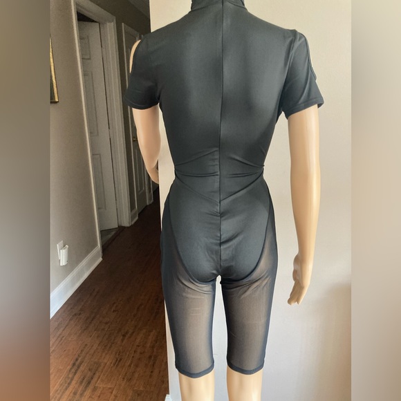 Sexy One Piece Black Knee Length Romper Size Small - Picture 2 of 9